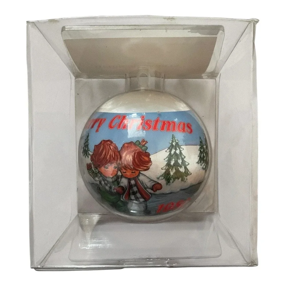 Red Head Skaters 1980 Hummelwerk Christmas Satin‎ Ornament